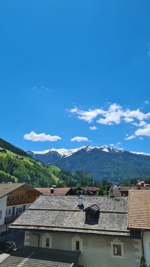 Haus Tschandra San Giovanni di Fumes エクステリア 写真